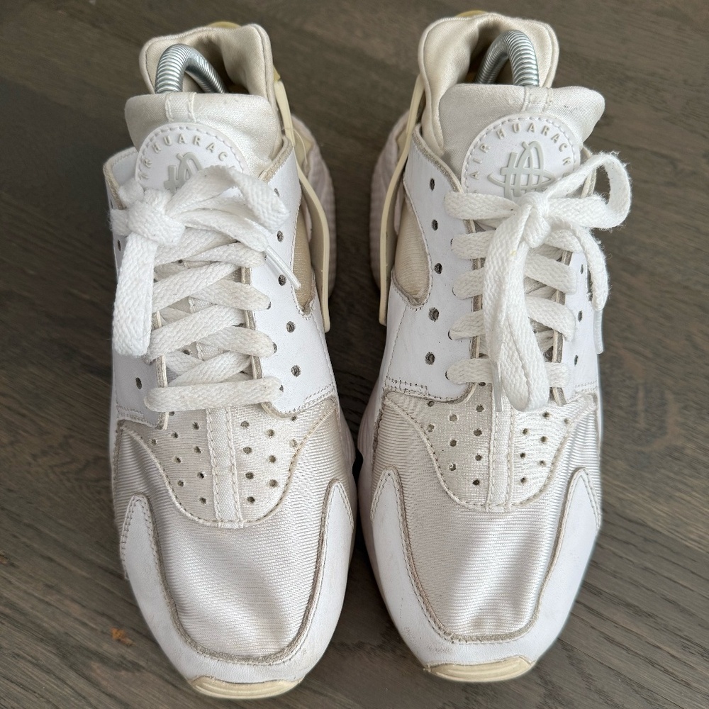 Nike Air Huarache White Tennis Shoe Running Shoe size W10
